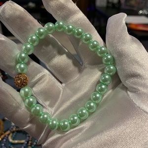 👾5 for $25 🧵Mint Green beaded bracelet 🧵